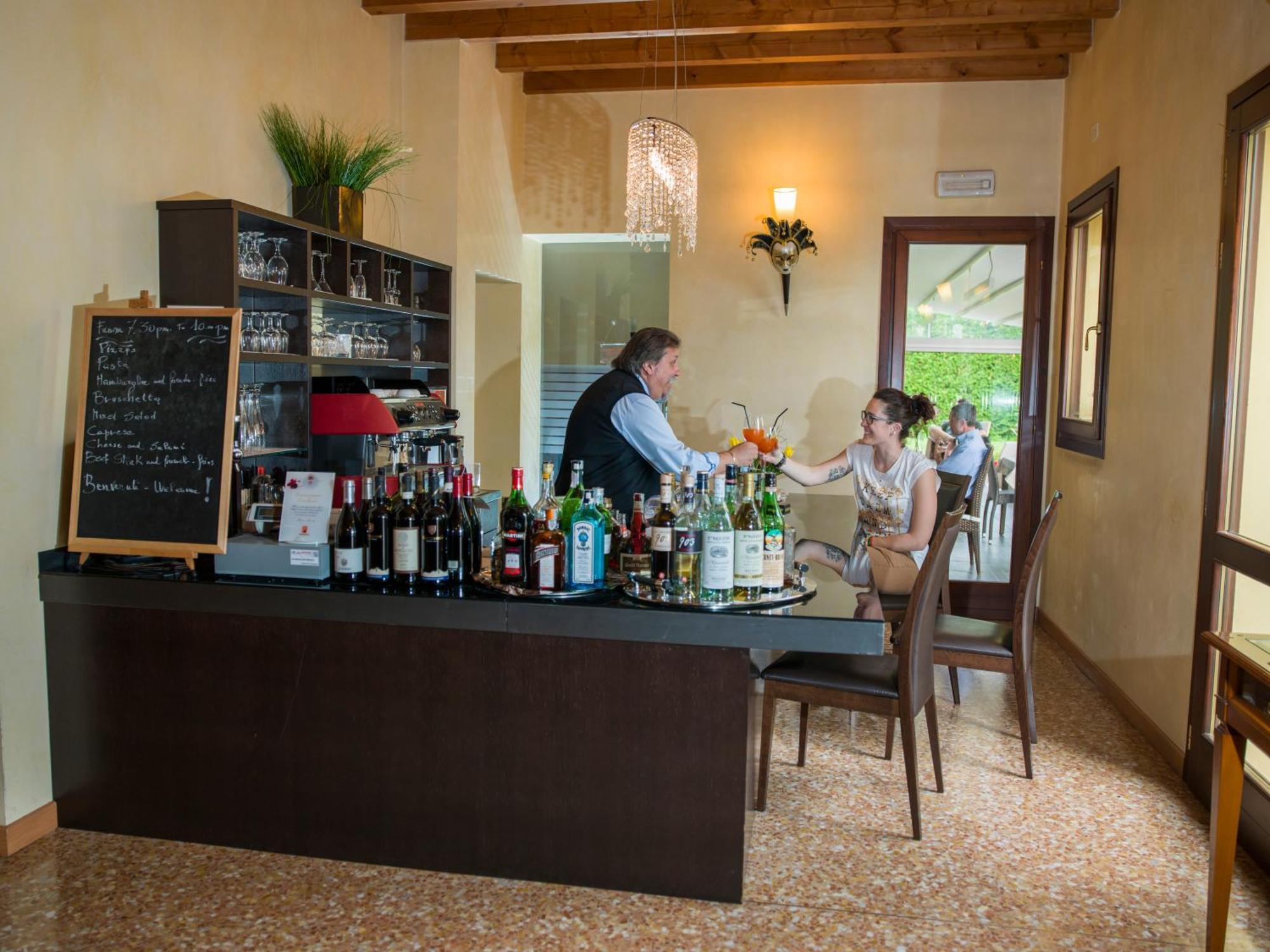 Hotel Venice Resort Airport Тессера Екстер'єр фото