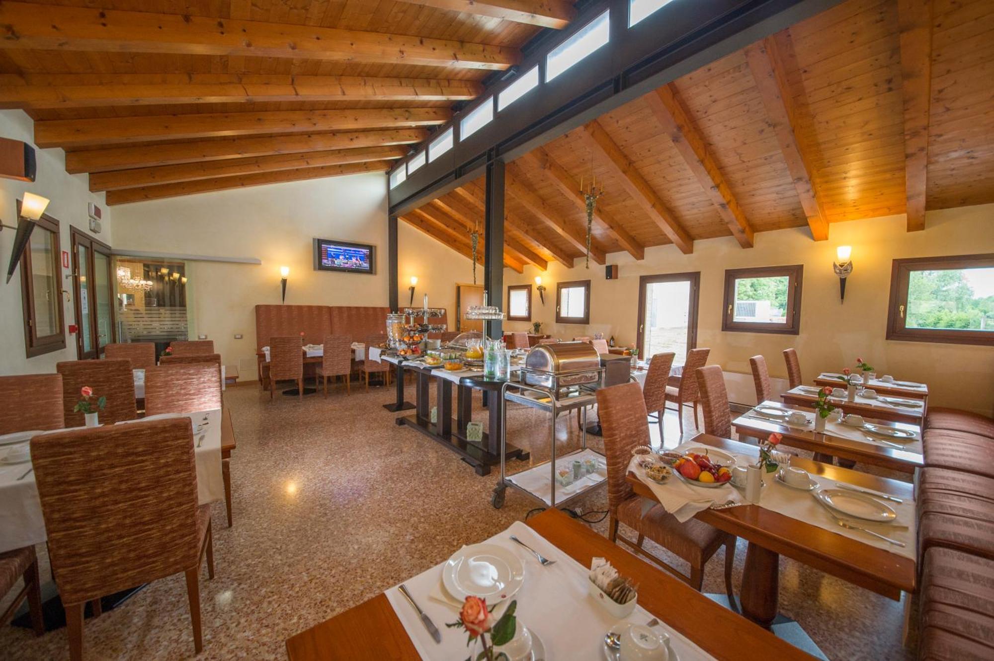 Hotel Venice Resort Airport Тессера Екстер'єр фото