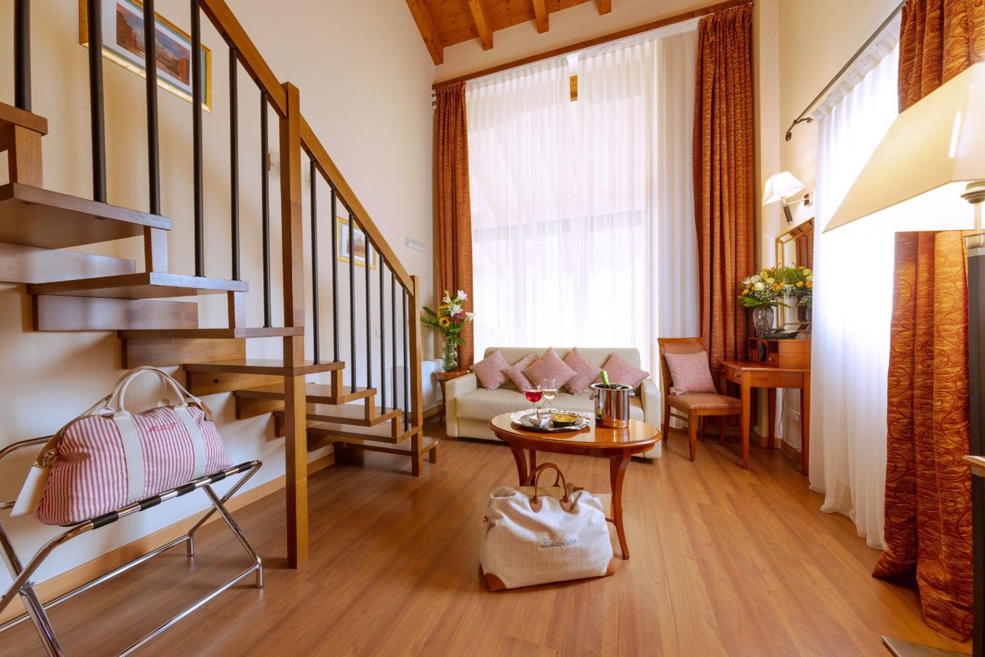 Hotel Venice Resort Airport Тессера Екстер'єр фото