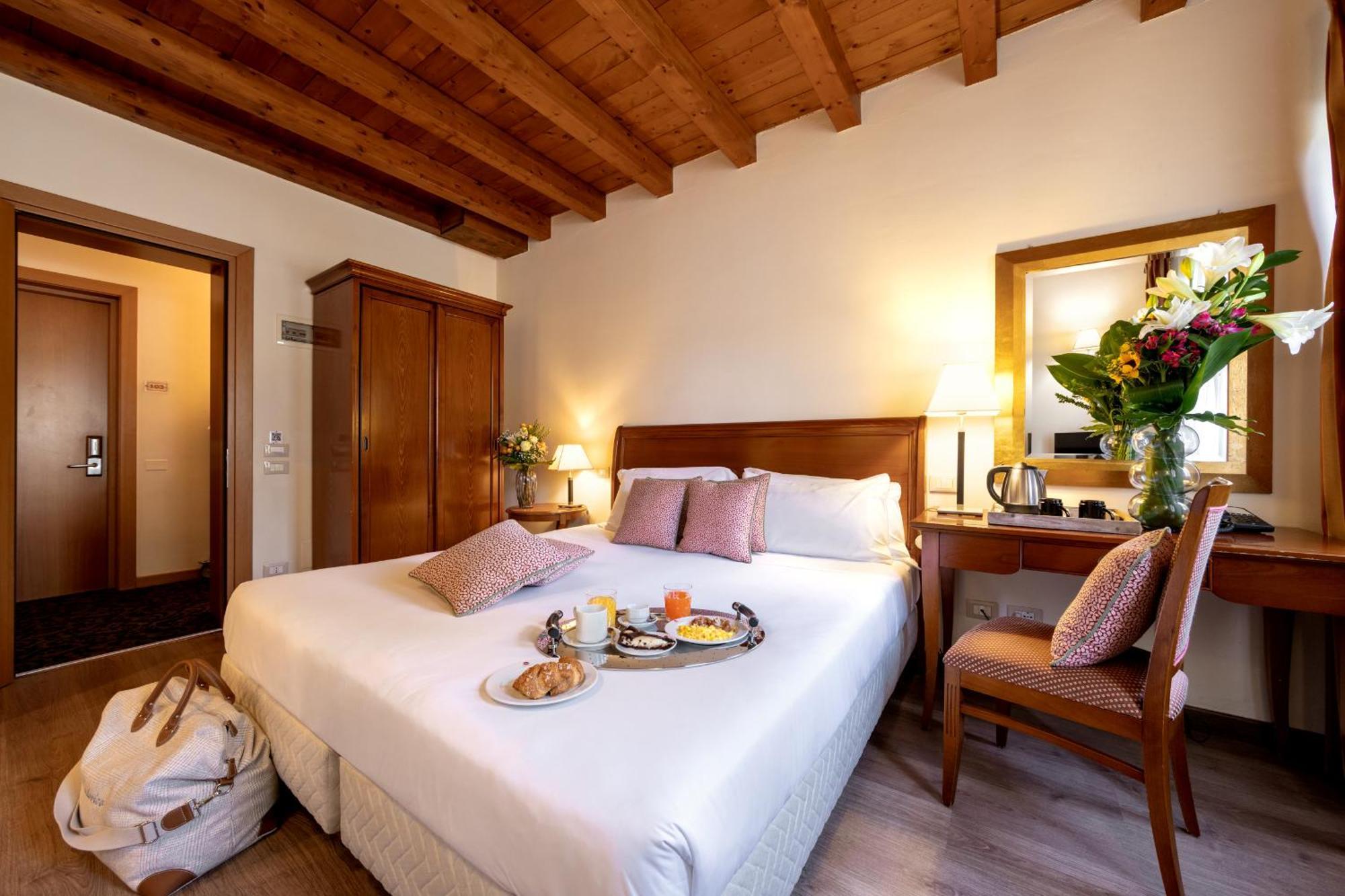 Hotel Venice Resort Airport Тессера Екстер'єр фото