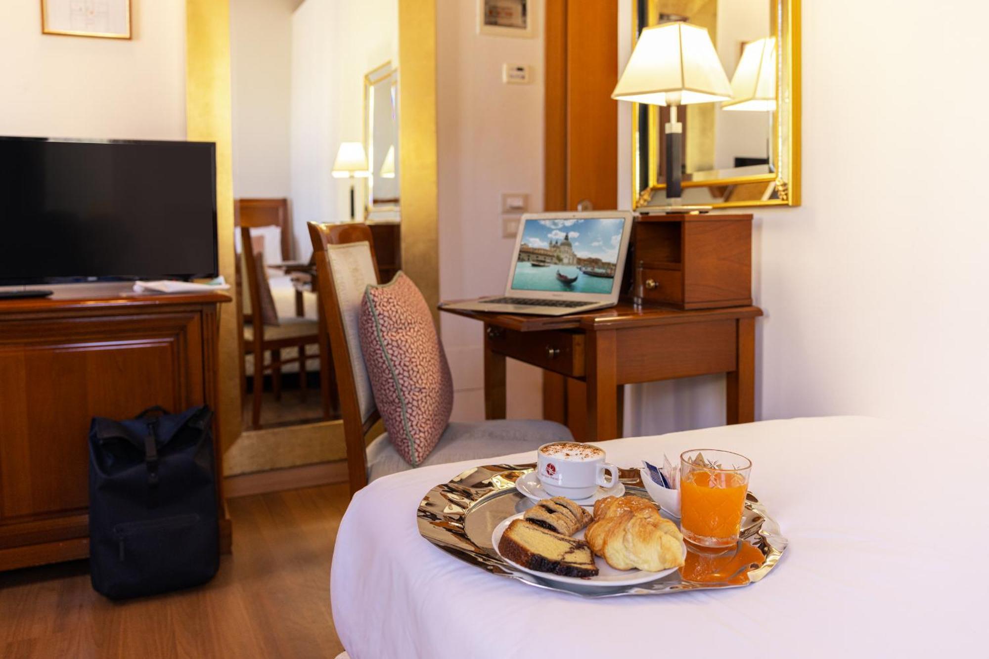Hotel Venice Resort Airport Тессера Екстер'єр фото
