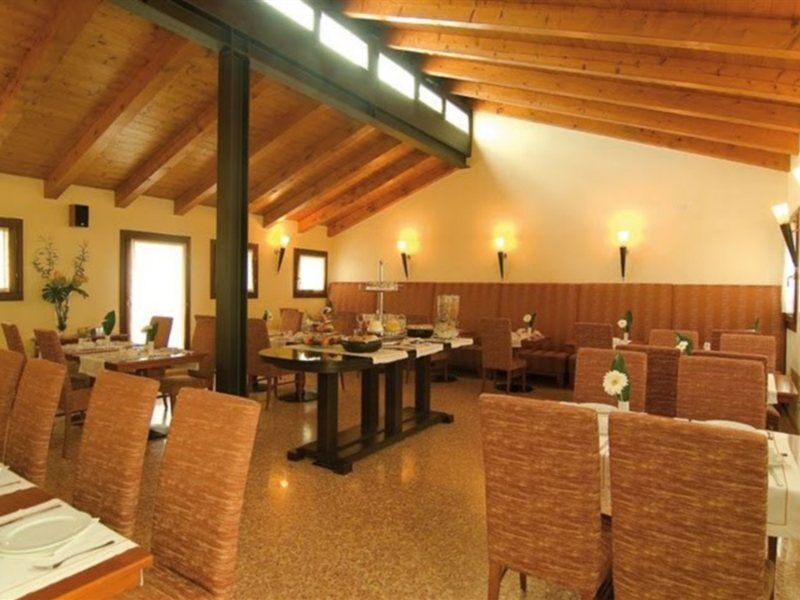 Hotel Venice Resort Airport Тессера Екстер'єр фото